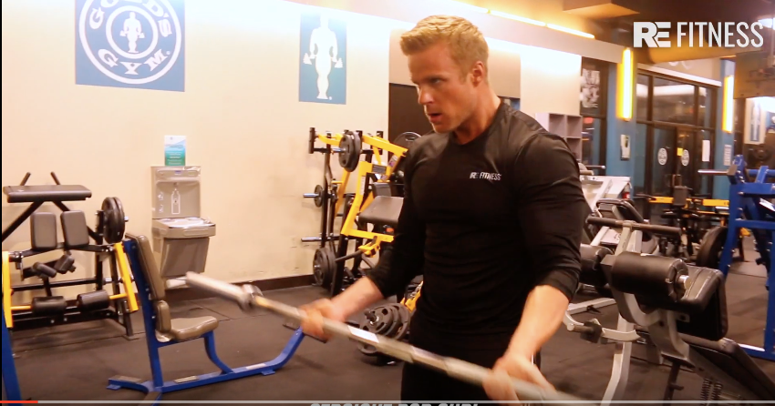 HOW TO DO STRAIGHT BAR BICEP CURLS