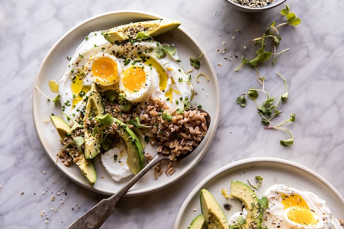EGG & AVOCADO BREAKFAST BOWL